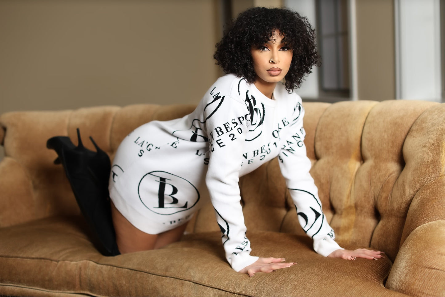 BIG MULTI LOGO SWEATER - WHITE