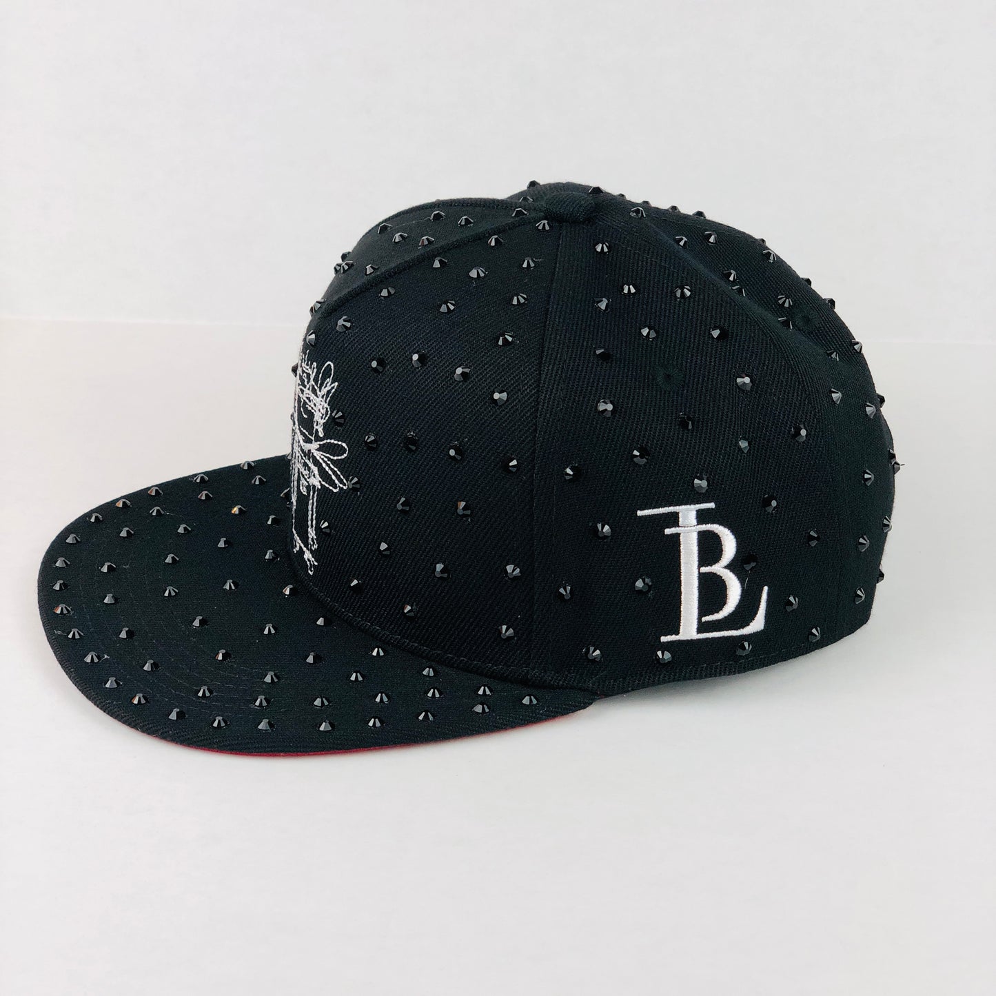 ANGEL THIRTEEN BLACK CAP - RED BOTTOM BRIM BLACK STONES